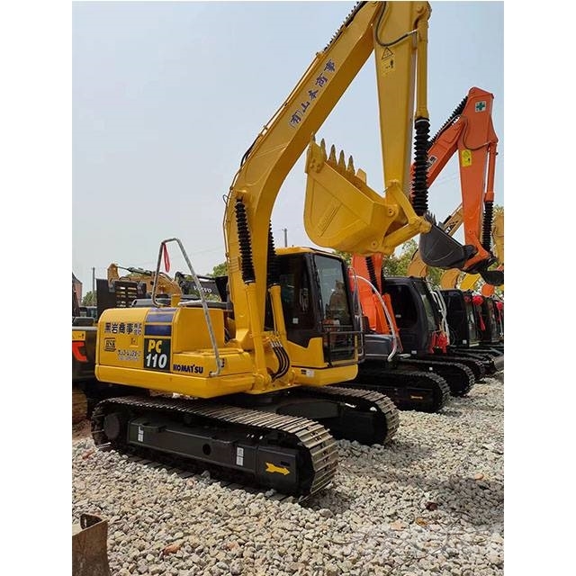 Komatsu PC 110 中型油圧ショベル 7t-12t(ユンボ・パワーショベル・バックホー)