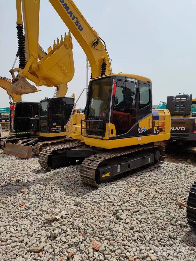 Komatsu PC 110 中型油圧ショベル 7t-12t(ユンボ・パワーショベル・バックホー)