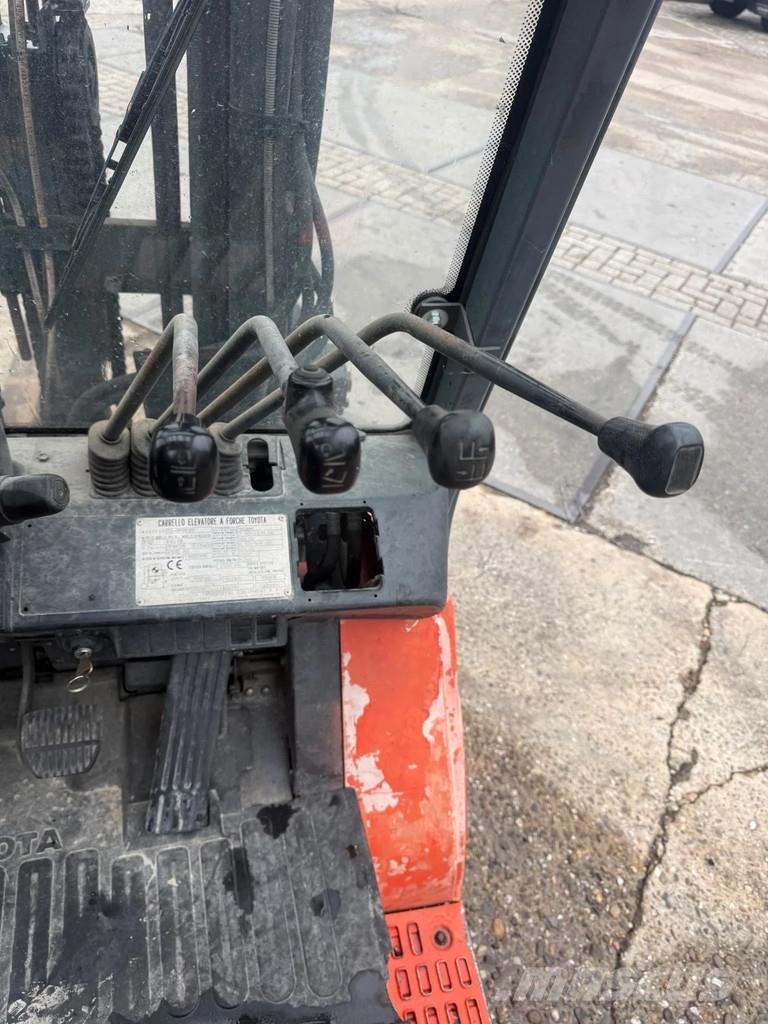 Toyota 7FD25 2500 KG heftruck Diesel Triplo mast Sideshif Πετρελαιοκίνητα Κλαρκ