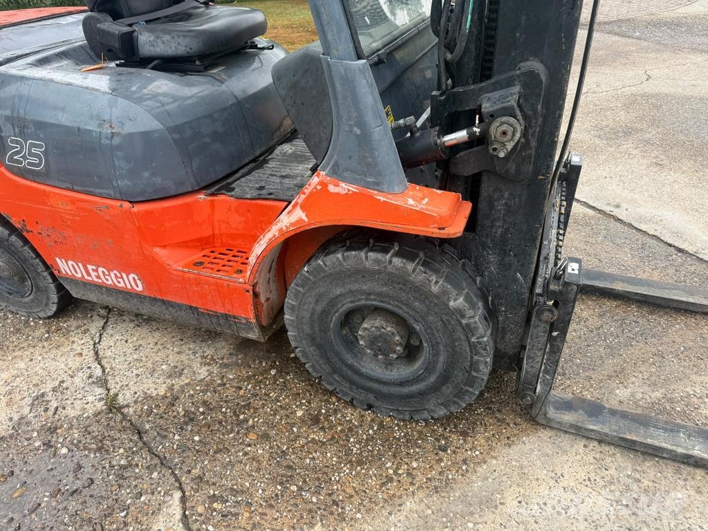 Toyota 7FD25 2500 KG heftruck Diesel Triplo mast Sideshif Πετρελαιοκίνητα Κλαρκ