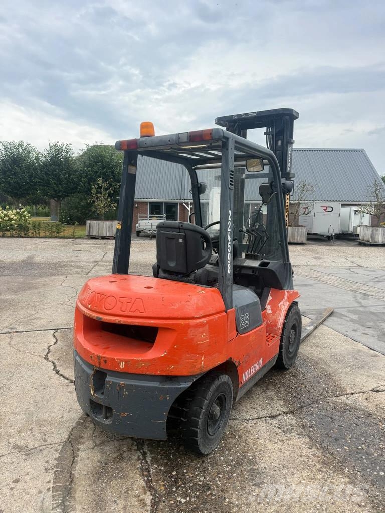 Toyota 7FD25 2500 KG heftruck Diesel Triplo mast Sideshif Πετρελαιοκίνητα Κλαρκ