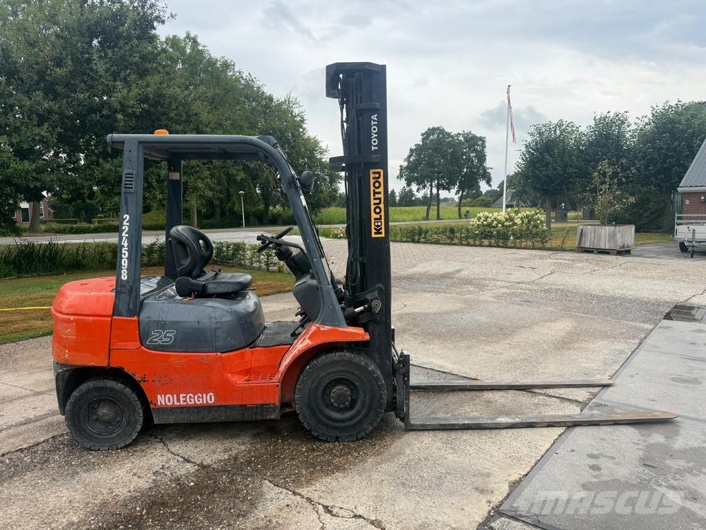 Toyota 7FD25 2500 KG heftruck Diesel Triplo mast Sideshif Πετρελαιοκίνητα Κλαρκ