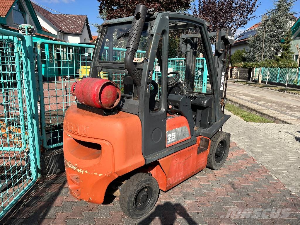 Nissan UD02-A25PQ V-2491 IO Gázüzemű targoncák