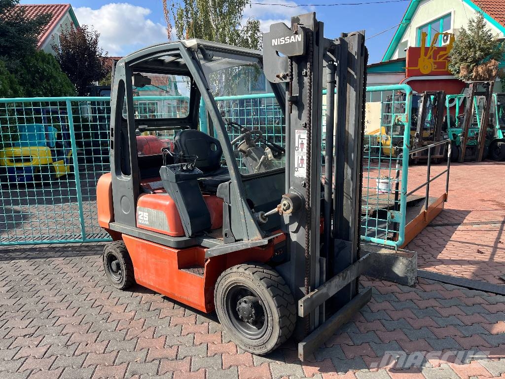 Nissan UD02-A25PQ V-2491 IO Gázüzemű targoncák