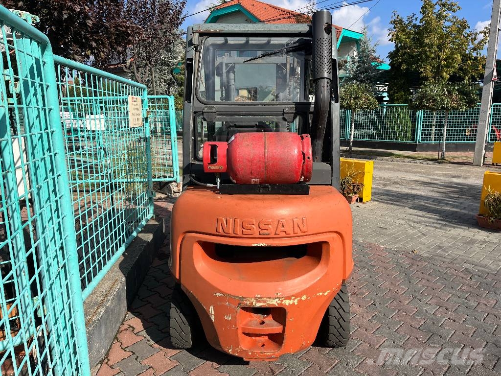 Nissan UD02-A25PQ V-2491 IO Gázüzemű targoncák