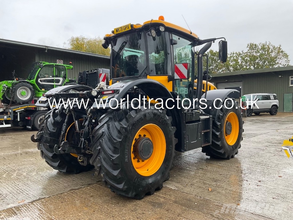 JCB FASTRAC 4220 الجرارات