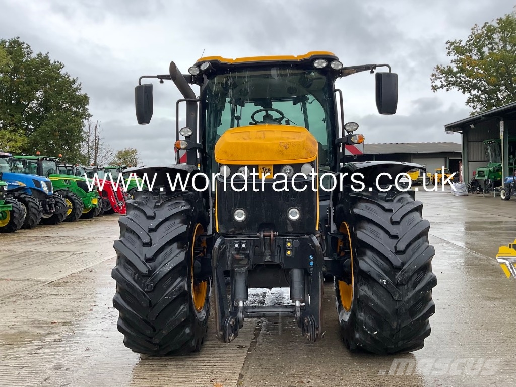 JCB FASTRAC 4220 الجرارات