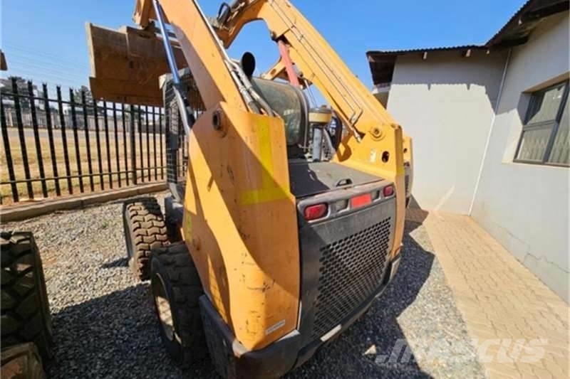 International SKIDSTEER SR175 기타 트럭