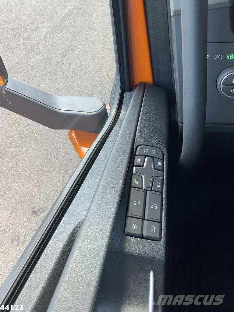 Volvo FM 420 8x2 Hiab 25 Tonmeter laadkraan Welvaarts la 吊鉤式起重車