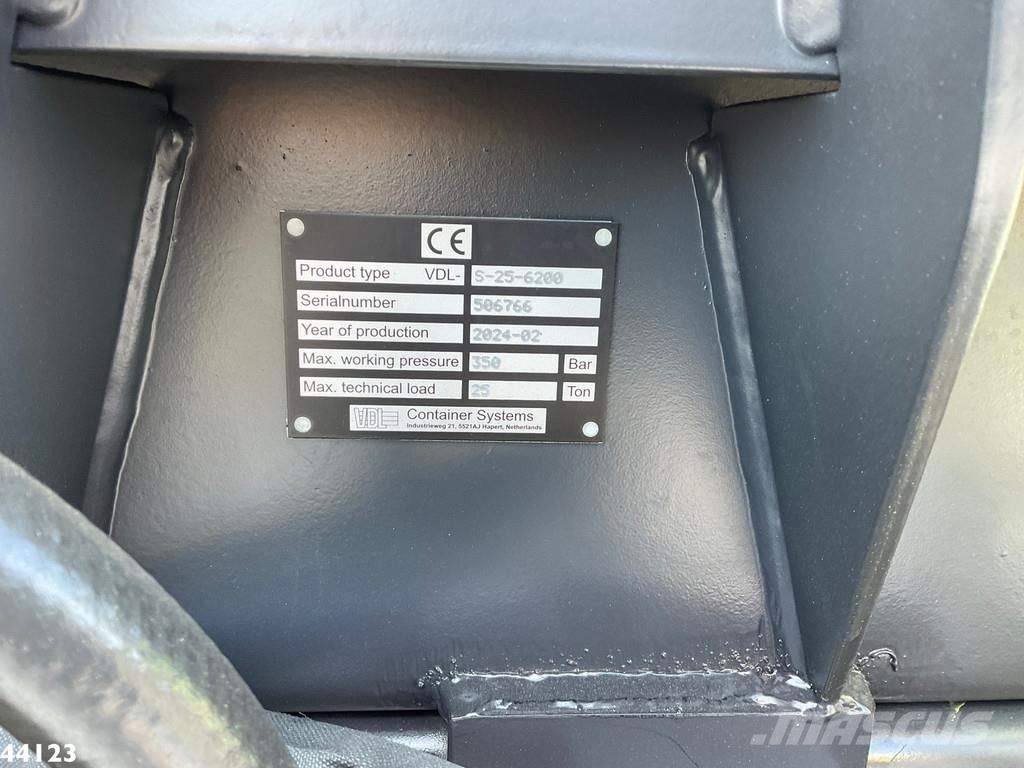 Volvo FM 420 8x2 Hiab 25 Tonmeter laadkraan Welvaarts la 吊鉤式起重車