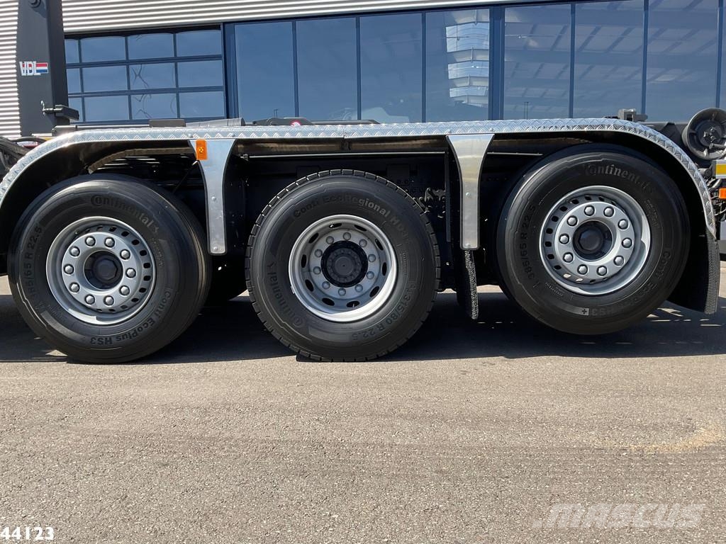 Volvo FM 420 8x2 Hiab 25 Tonmeter laadkraan Welvaarts la 吊鉤式起重車