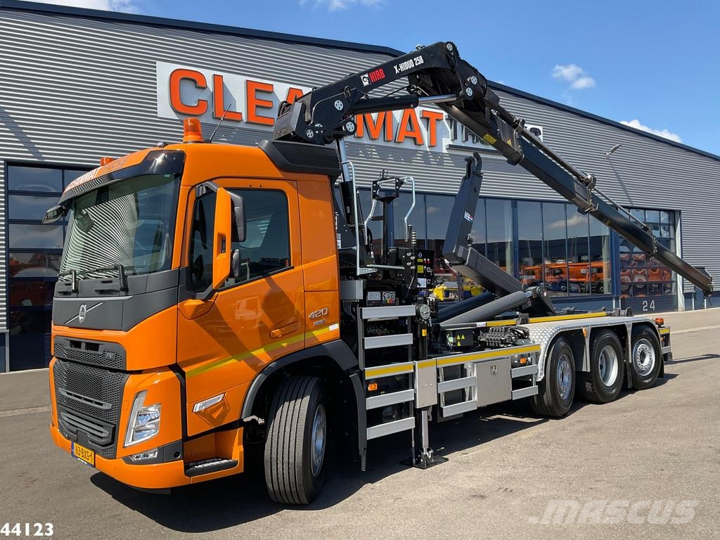 Volvo FM 420 8x2 Hiab 25 Tonmeter laadkraan Welvaarts la 吊鉤式起重車