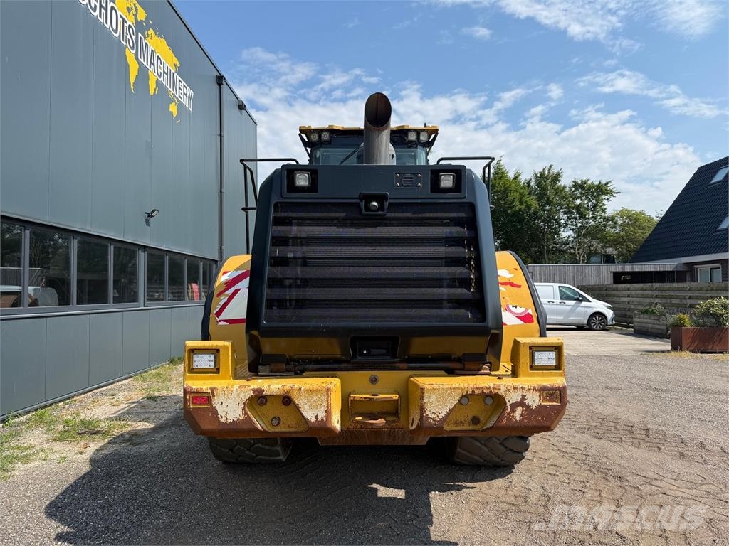 CAT 966M Wielladers