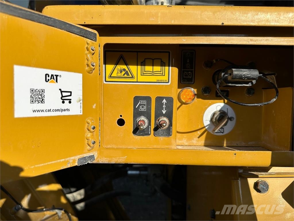 CAT 966M Wielladers