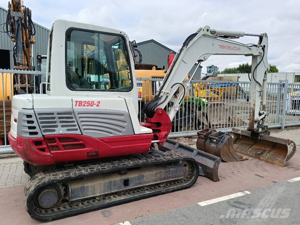 Takeuchi TB 250 5 ton rups graafmachine excavator bagger Εκσκαφάκι (διαβολάκι) < 7t