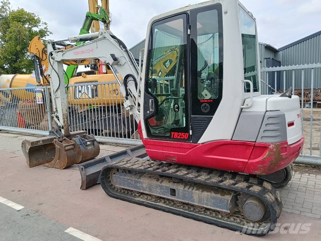 Takeuchi TB 250 5 ton rups graafmachine excavator bagger Εκσκαφάκι (διαβολάκι) < 7t