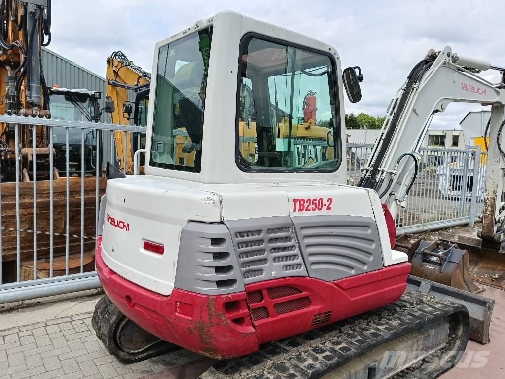 Takeuchi TB 250 5 ton rups graafmachine excavator bagger Εκσκαφάκι (διαβολάκι) < 7t