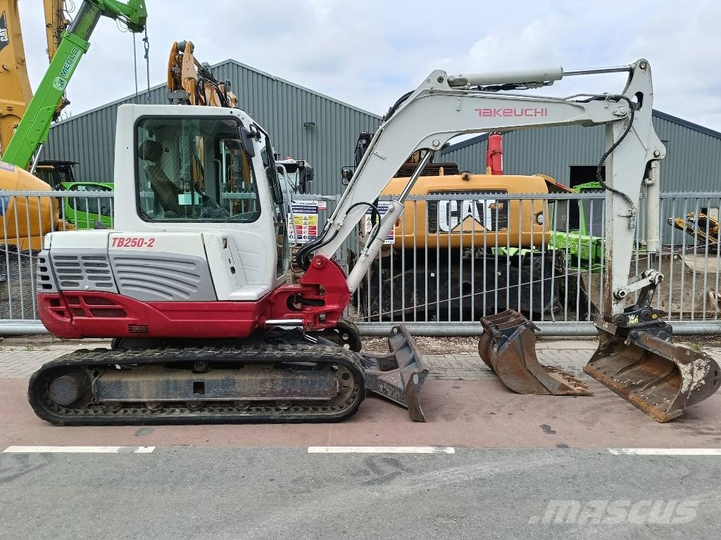 Takeuchi TB 250 5 ton rups graafmachine excavator bagger Εκσκαφάκι (διαβολάκι) < 7t