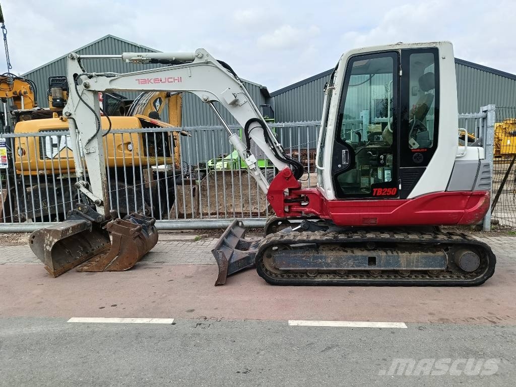 Takeuchi TB 250 5 ton rups graafmachine excavator bagger Εκσκαφάκι (διαβολάκι) < 7t