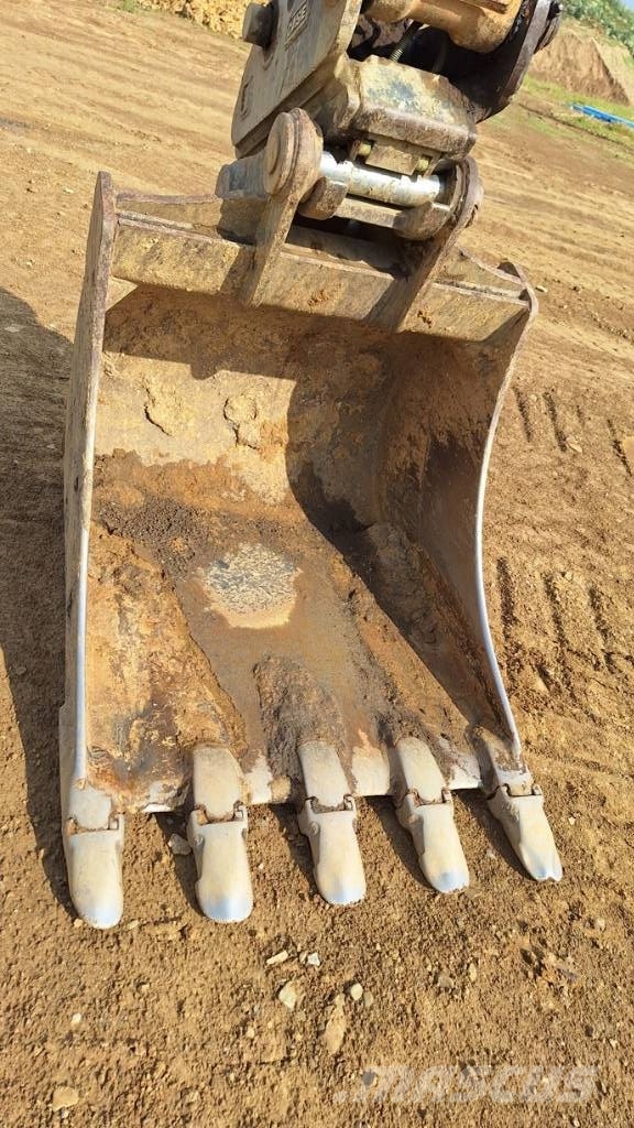 CASE CX 245 D SR حفارات زحافة