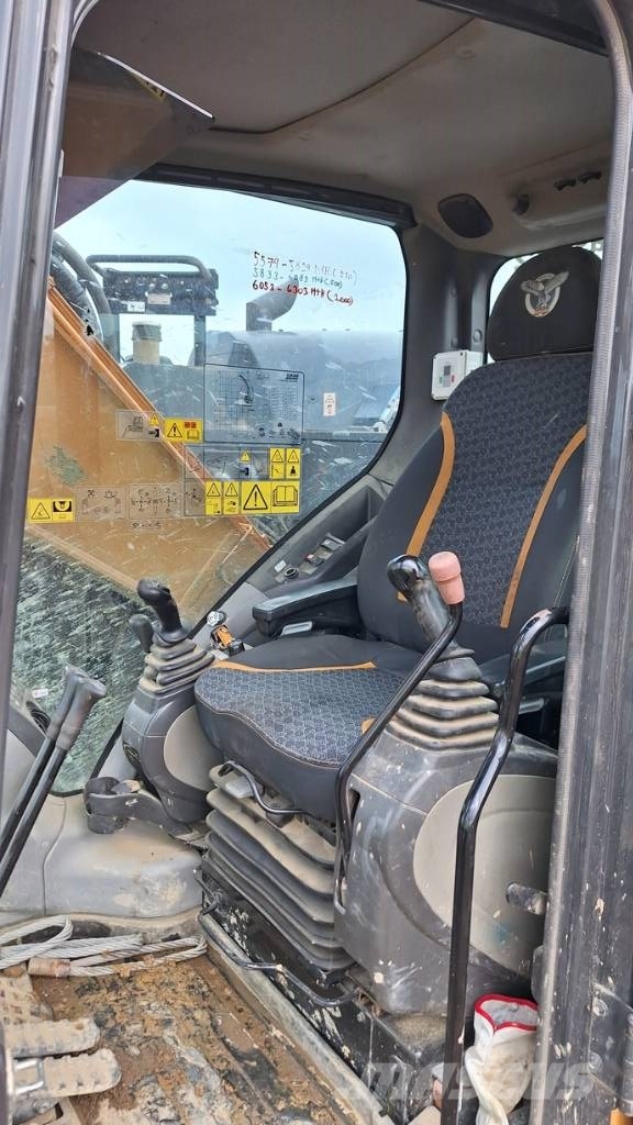 CASE CX 245 D SR حفارات زحافة