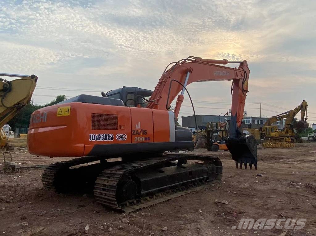 Hitachi ZX 200 대형 굴삭기 29톤 이상