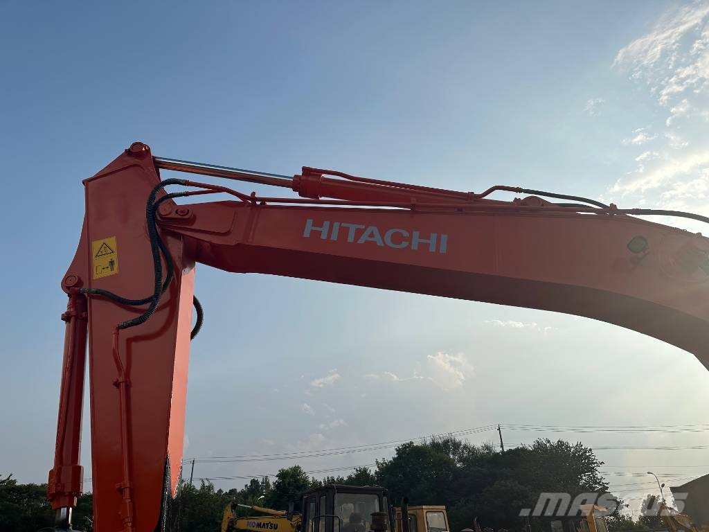 Hitachi ZX 200 대형 굴삭기 29톤 이상