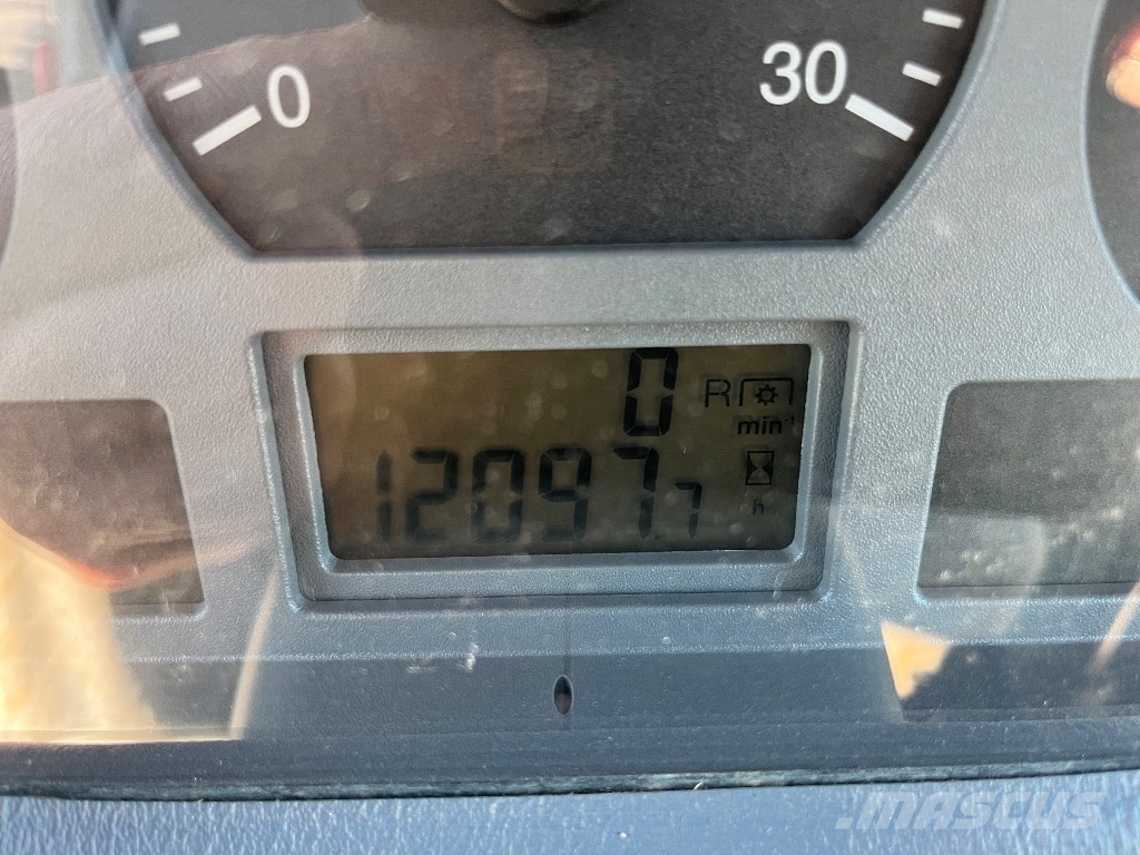 Valtra N 141 拖拉机/农用车