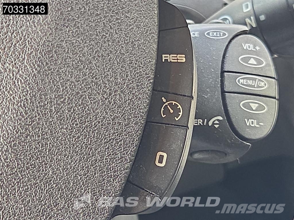Renault D 280 D 4X2 12 toneladas automático 1.500kg Plataf Camiones con caja de remolque