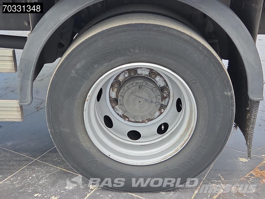 Renault D 280 D 4X2 12 toneladas automático 1.500kg Plataf Camiones con caja de remolque