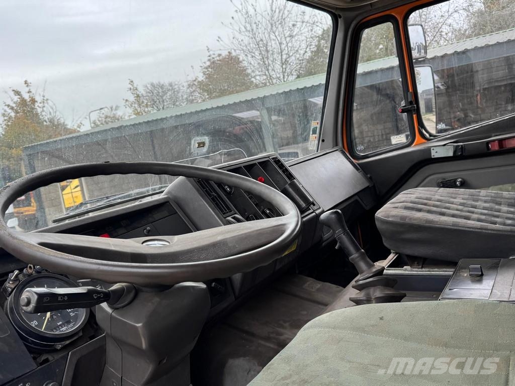 Mercedes-Benz SK 2650 V8 Heavy Duty Tractor - 6x4 - Full Spring Vilcēji