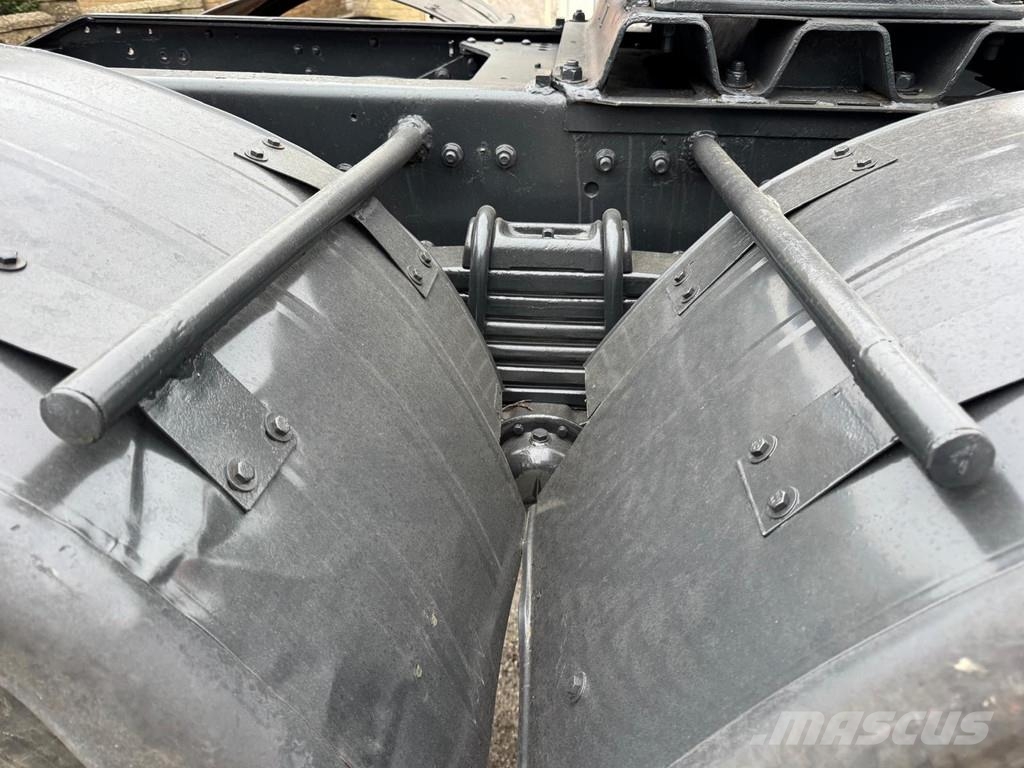 Mercedes-Benz SK 2650 V8 Heavy Duty Tractor - 6x4 - Full Spring Vilcēji
