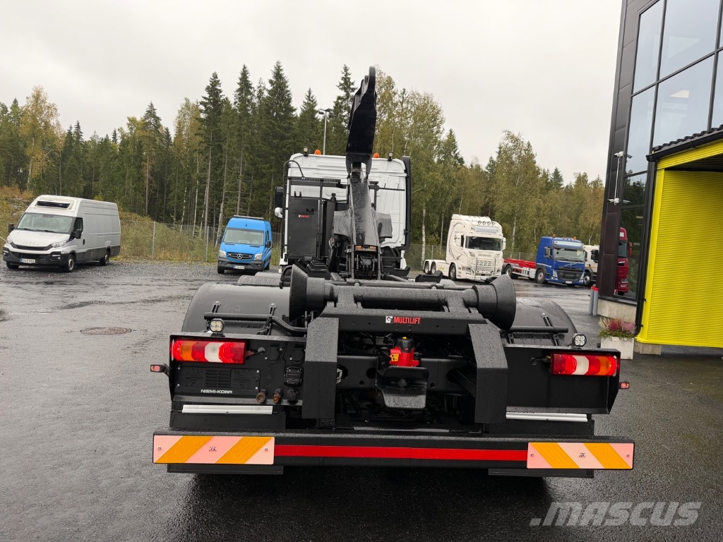 Mercedes-Benz Arocs 3258 Camion ampliroll