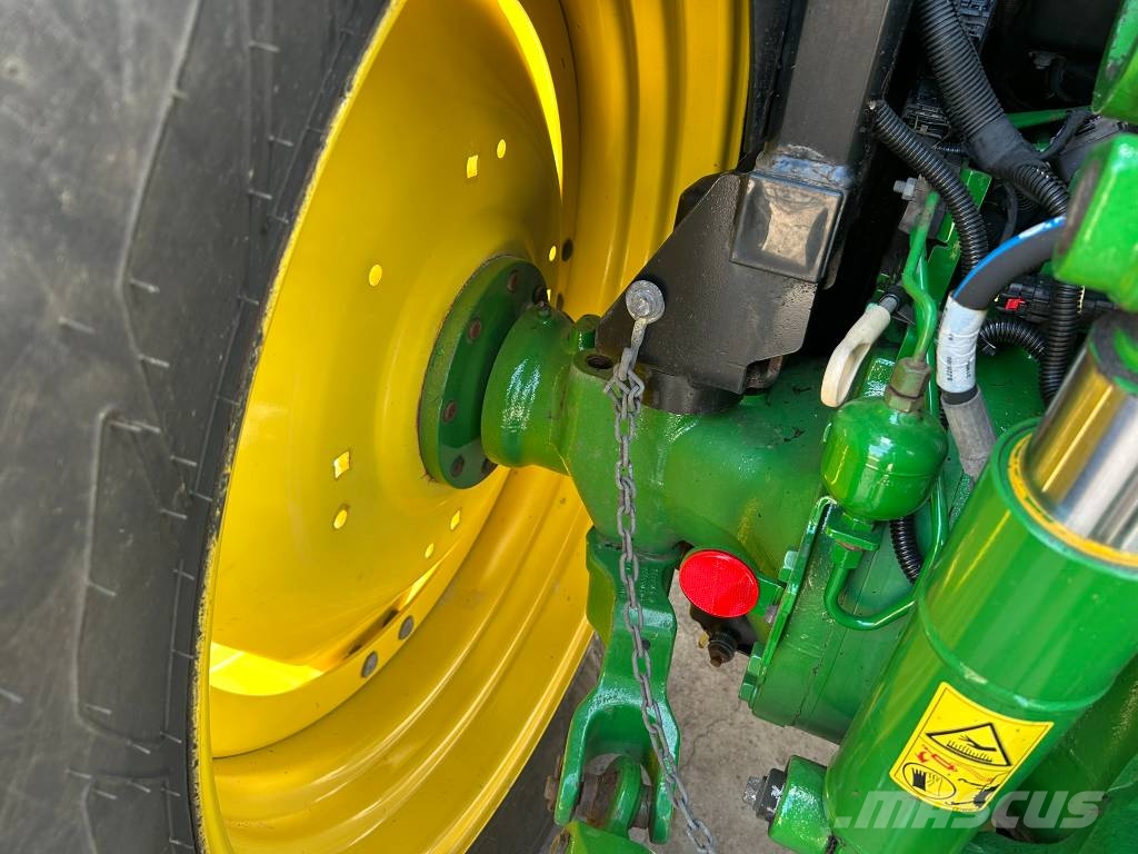 John Deere 5100 M Трактори