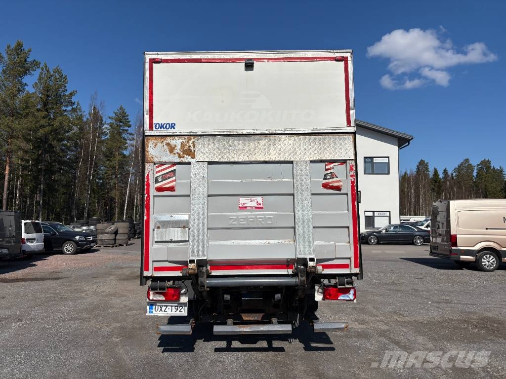 Scania P 360 4x2 KSA-kori + PL-nostin Camiones caja cerrada