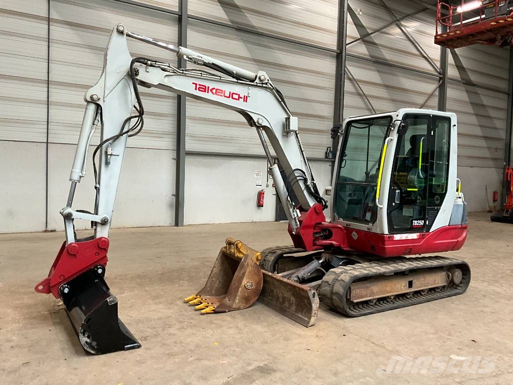 Takeuchi TB 250 Міні-екскаватори < 7т