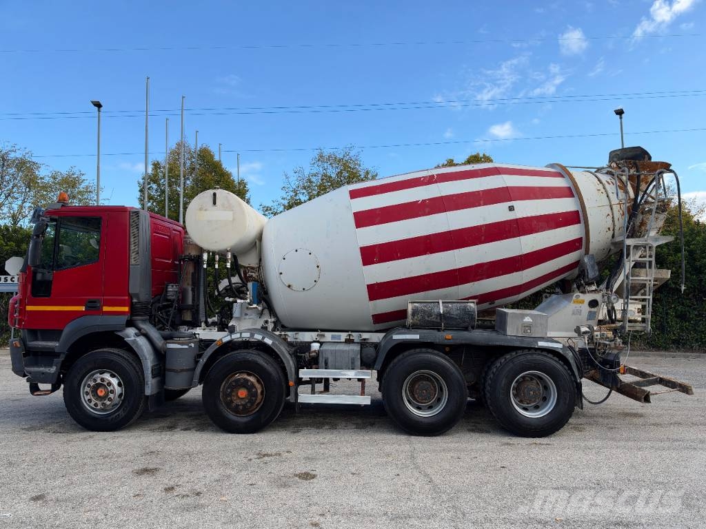 Iveco TRAKKER Автобетоновози
