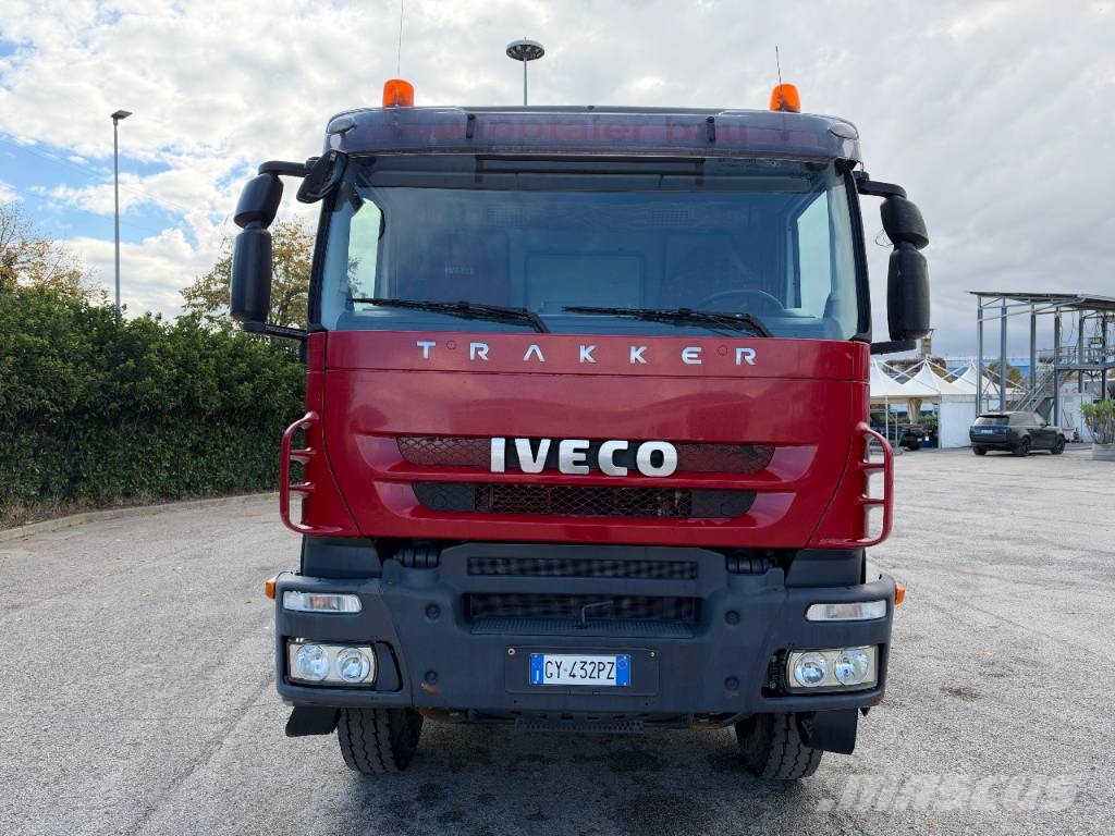 Iveco TRAKKER Автобетоновози

