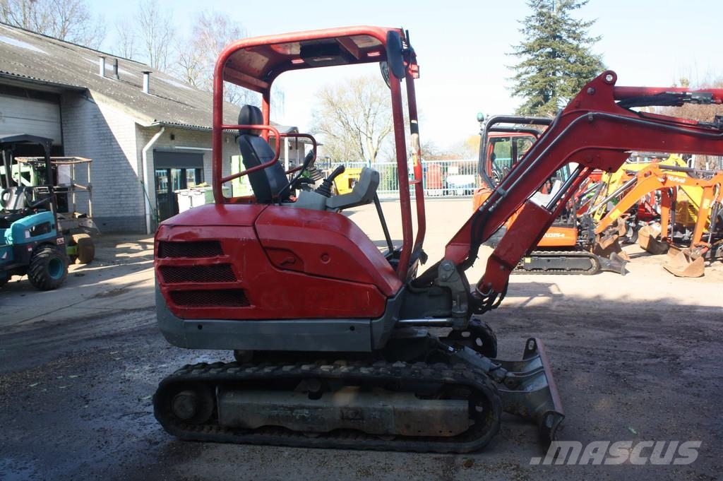 Yanmar SV26 SV26 حفارات صغيرة أقل من 7 طن (حفارات صغيرة)
