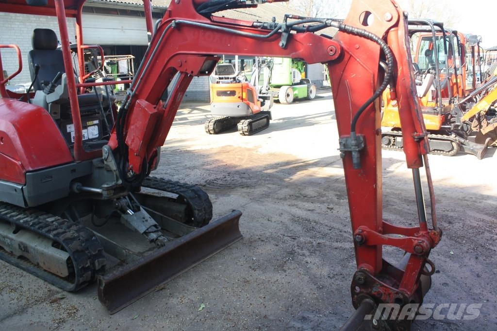 Yanmar SV26 SV26 حفارات صغيرة أقل من 7 طن (حفارات صغيرة)