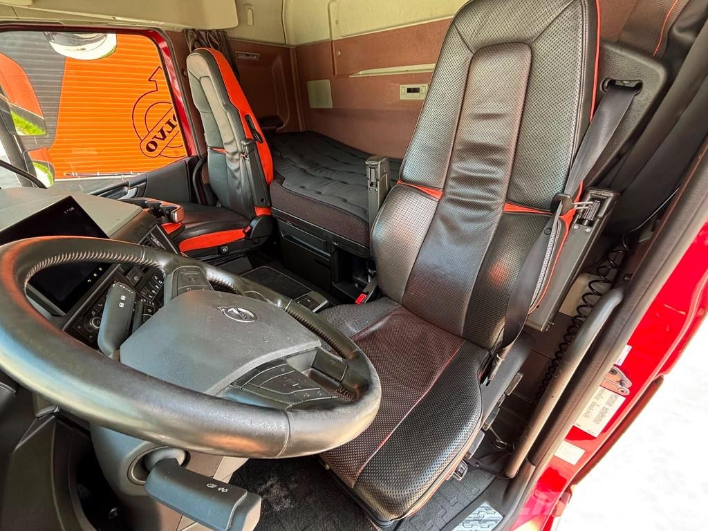 Volvo FH16 650 TANDEM AXLE LIFT / PTO Transportes de madera