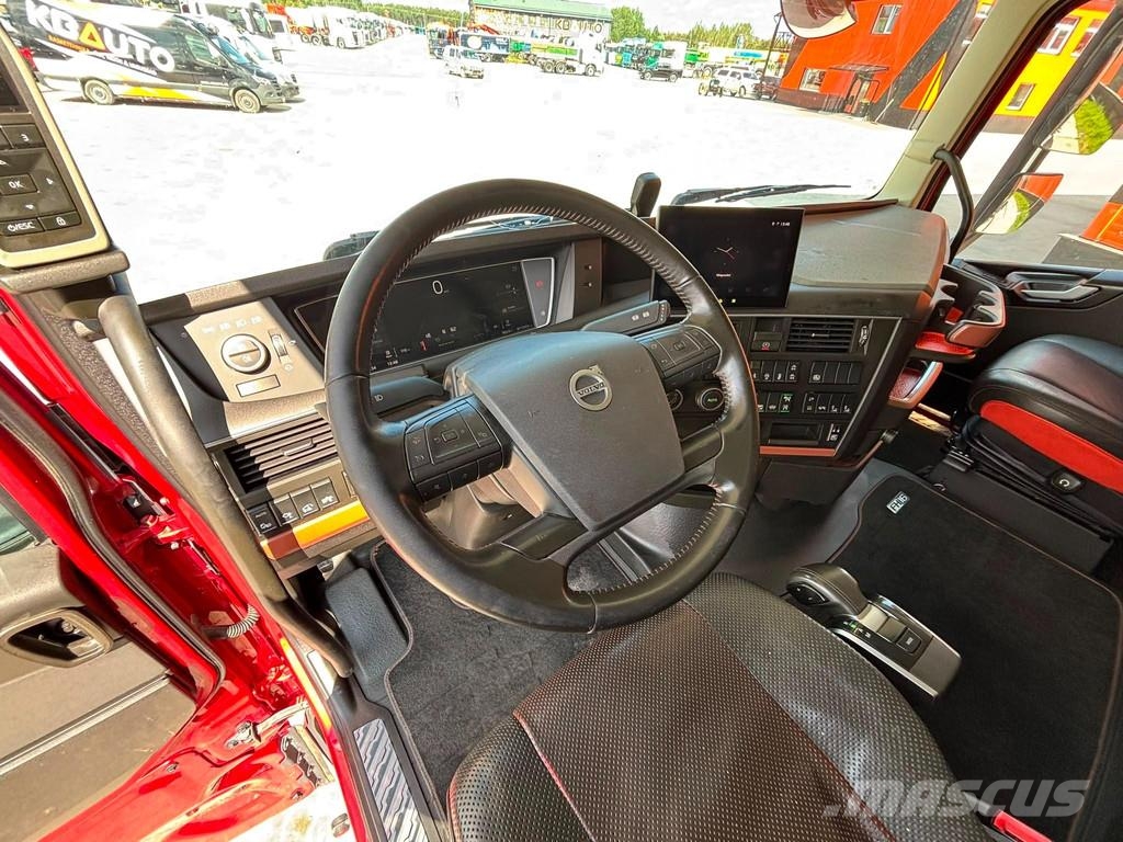 Volvo FH16 650 TANDEM AXLE LIFT / PTO Transportes de madera