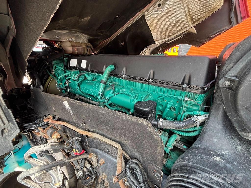 Volvo FH16 650 TANDEM AXLE LIFT / PTO Transportes de madera