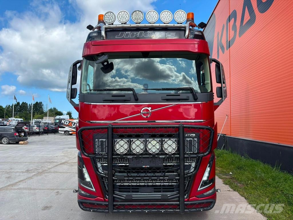 Volvo FH16 650 TANDEM AXLE LIFT / PTO Transportes de madera