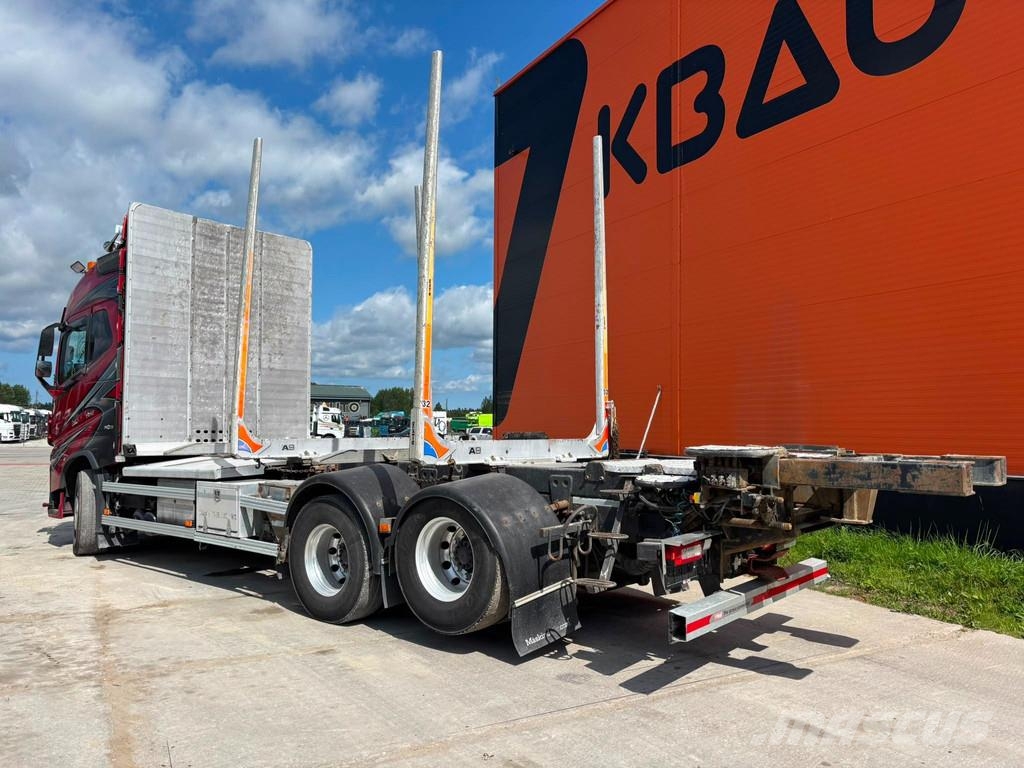 Volvo FH16 650 TANDEM AXLE LIFT / PTO Transportes de madera