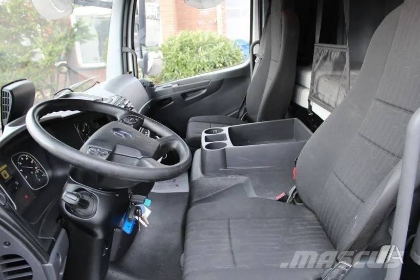 Mercedes-Benz Atego 818 - 8T--010 Camiones con caja de remolque