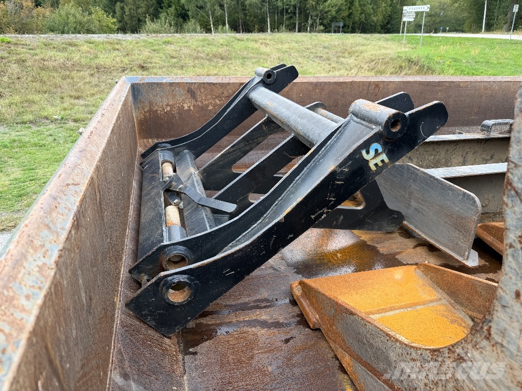 JCB 110 W Hydradig med vagn och mycket redskap Escavatori gommati