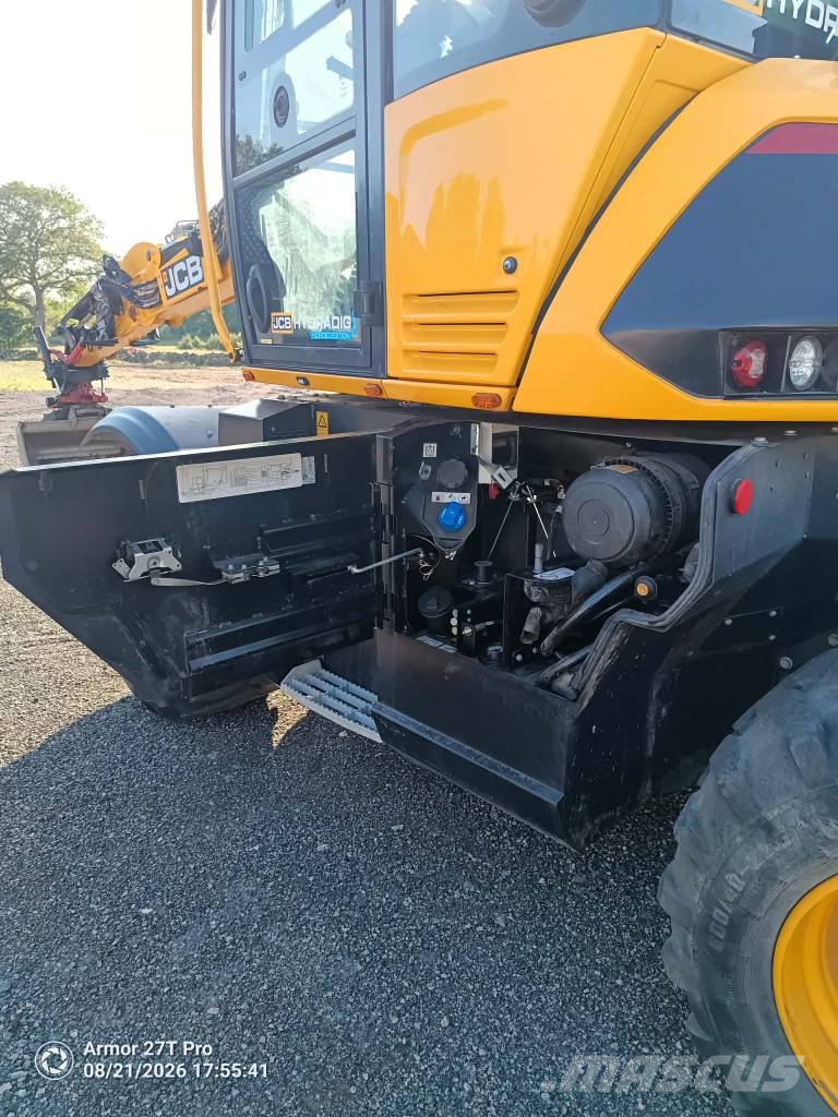 JCB 110 W Hydradig med vagn och mycket redskap Wielgraafmachines