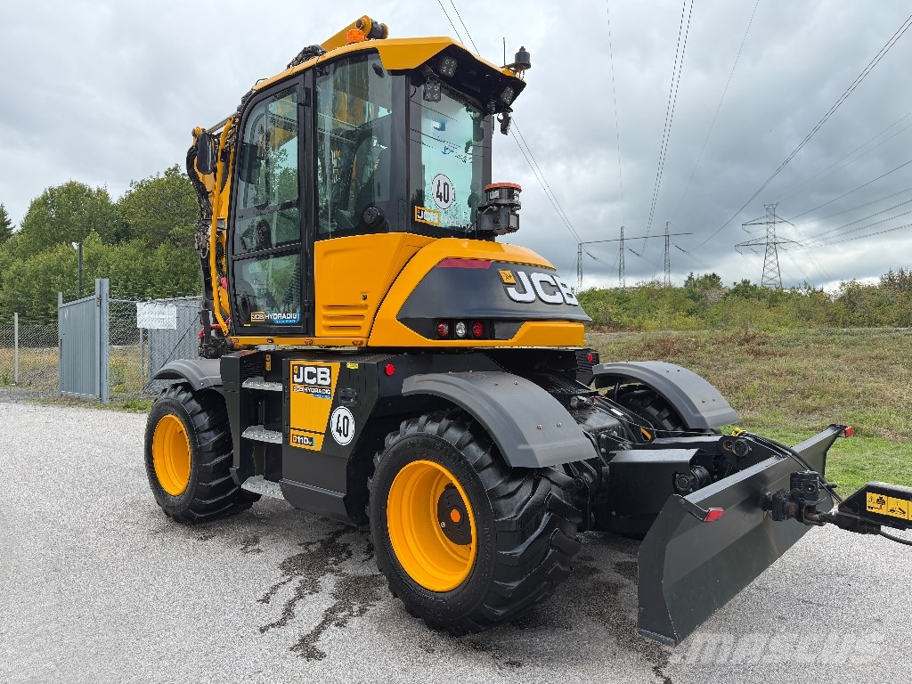 JCB 110 W Hydradig med vagn och mycket redskap Escavatori gommati