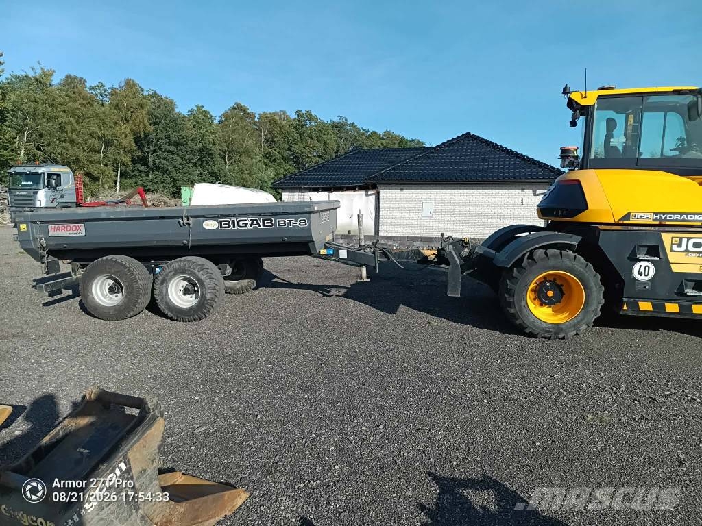 JCB 110 W Hydradig med vagn och mycket redskap Wielgraafmachines